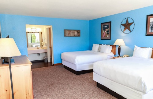Cortez Hotel | Eco-Friendly Retro Inn at Mesa Verde: Guest Rated 9.4/10