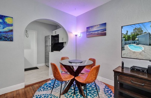 Victoria Park Apartment | Experience Retro Oasis by Las Olas: Oceanfront Bliss Awaits
