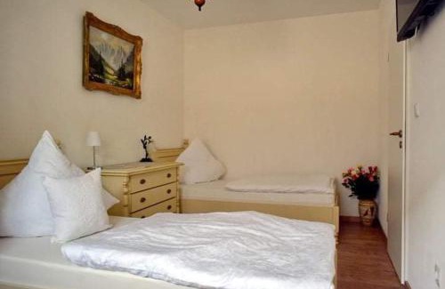 Bazna House | Discover Retro Regina: Oceanfront Stay with Spa & Hot Tub