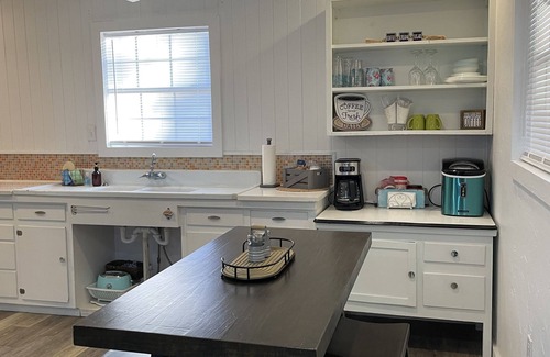 Avinger House | Unforgettable Retro Retreat at Lake of the Pines, 10/10 Stay