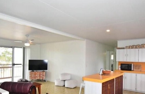 Woodgate House | Retro Retreat one street from the Esplanade