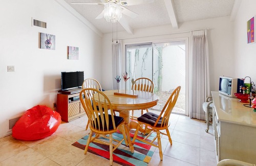 Litchfield Park House | Pet-Friendly Retro Retreat with Private Pool & Firepit