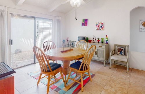 Litchfield Park House | Pet-Friendly Retro Retreat with Private Pool & Firepit