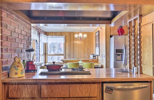Rhinelander House | Cozy Rhinelander Lake Retreat with Fire Pit & Scenic Views