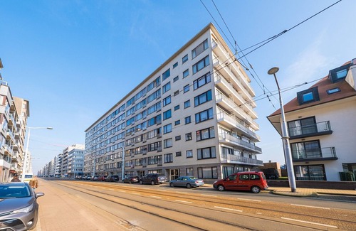 Middelkerke Apartment | Cozy Studio with Oceanfront View & Pet-Friendly Amenities