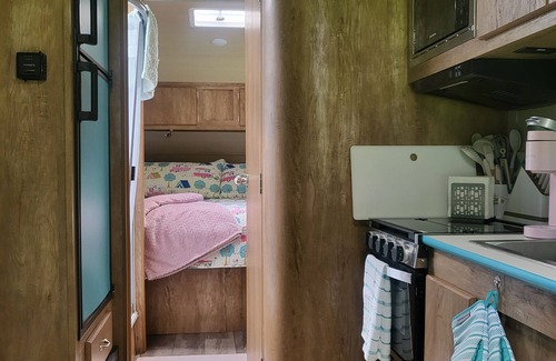 Ellsworth House | Prime Location Near Acadia with Kitchen Amenities