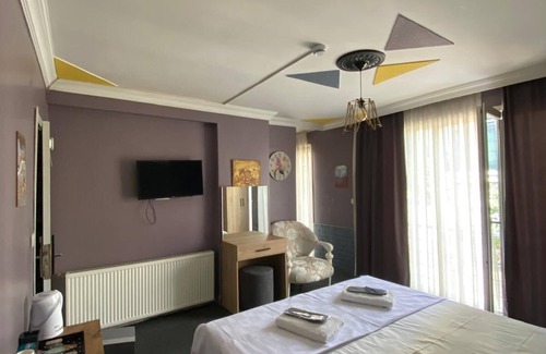 Pendik Cabin | Budget-Friendly Retro Suites with Spa and Breakfast Options