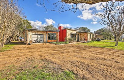 Blanco House | Unique Retro Blanco Abode - Steps from Main Street!