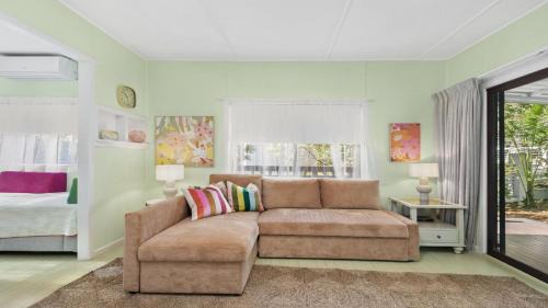 Bateau Bay House | Retro Vibes Hotel: Pet Friendly with a 9.5/10 Rating