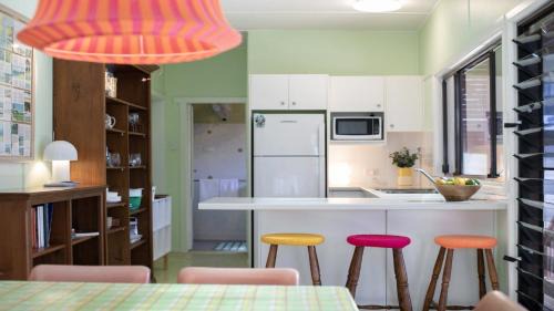 Bateau Bay House | Retro Vibes Hotel: Pet Friendly with a 9.5/10 Rating