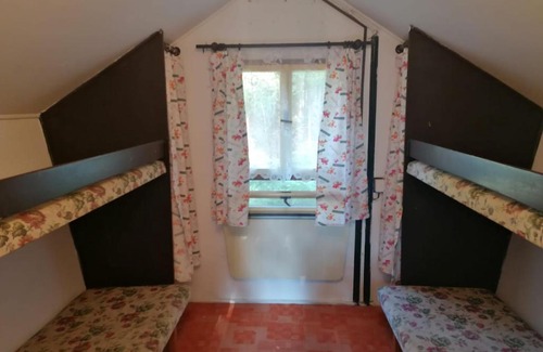 Nekor Other | Retro Zátiší: Family-Friendly Stay with Kitchen Amenities