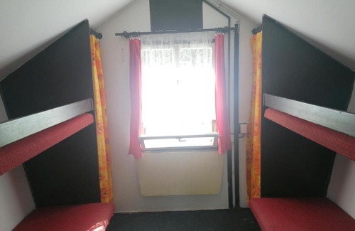 Nekor Other | Retro Zátiší: Family-Friendly Stay with Kitchen Amenities