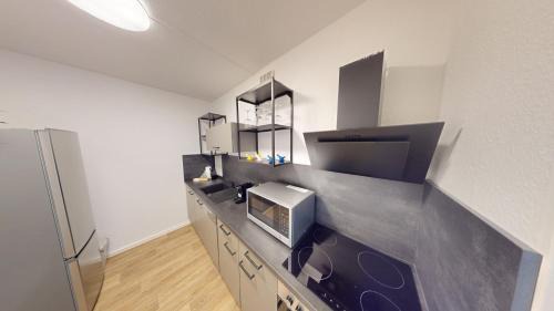 Markersdorf Apartment | Retrocharme trifft Moderne, 400m bis zur Buslinie 39,52 & 53, WLAN