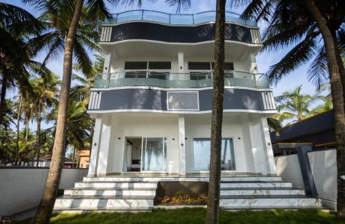 Tonse West Apartment | Beachfront Getaway at Reunion Ocean Manor - Pet Friendly Stay