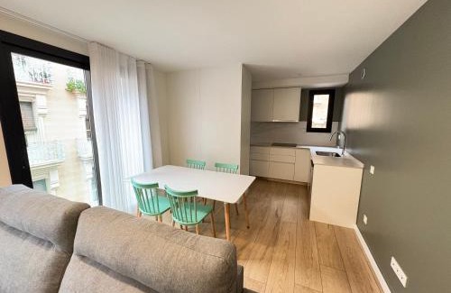 Reus Apartment | Stylish Apartment in the Heart of Reus - Pet & Child Friendly