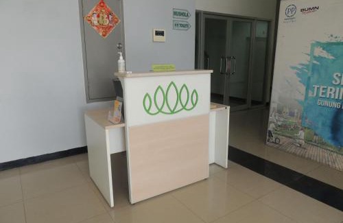 Gunung Putri Hotel | Comfortable Reva Room with Child-Friendly Amenities