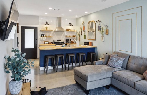 Downtown House | Reveille House ~ Aggieland Vacation Rentals
