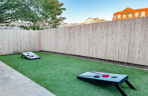 College Station Condo | Pet-Friendly Reveille Retreat - Steps from Kyle Field