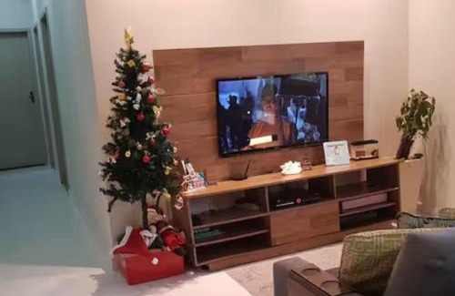 Jardim Paulista House | Reveillon Minimo de 4 diárias - Casa na Praia localizada no centro da cidade com piscina e churrasqueira