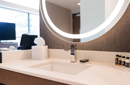 Urbandale Hotel | Discover Revel Hotel Des Moines Urbandale - 4-Star Comfort