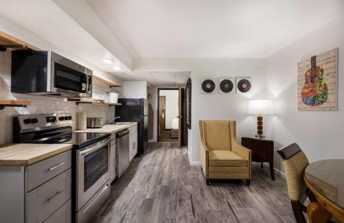 Minot Hotel | Pet-Friendly Retreat at Revel Hotel Minot with Pool & Hot Tub