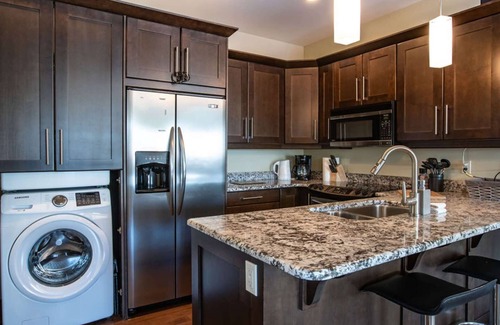 Revelstoke Condo | Discover Revelstoke: Family-Friendly Selkirk Snug Escape