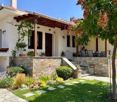 Kato Gatzea House | Reven Resort