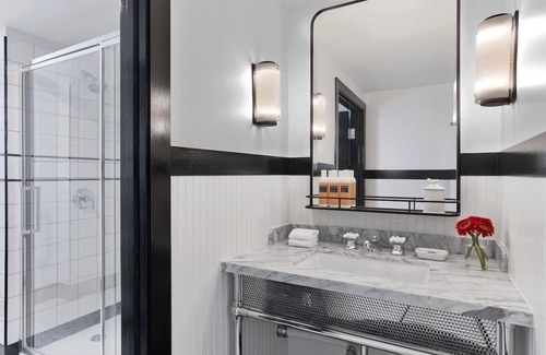 Mount Vernon Hotel | Rooftop Access & Family-Friendly Comfort at Hotel Revival