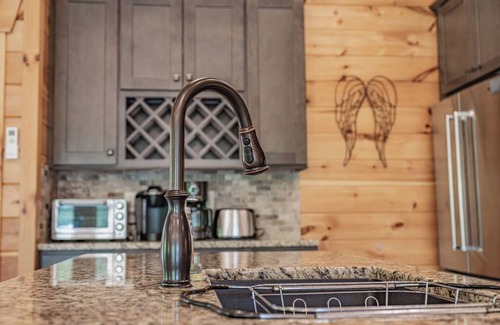 New Plymouth Cabin | Explore Revive Ridge: Family-Friendly Lodge in Hocking Hills
