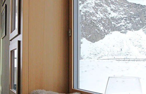 Andermatt Apartment | Exceptional Modern Mountain Retreat in Andermatt Awaits