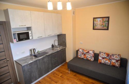 Darnyckyj Apartment | Scenic Lake View Apartment at Revutskogo 54, Kharkiv