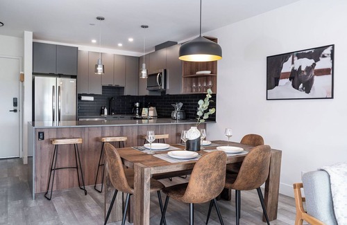 Revelstoke Condo | Revy's Peak Condo - Relax with Hot Tub and Scenic Views