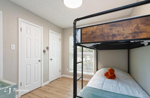 Abilene House | Rex Ranch Comfortable and Close to Everthing