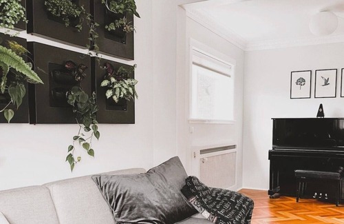 Downtown House | Reykjavik City Centre - Guest Rated 9.8 with Spa & Pool