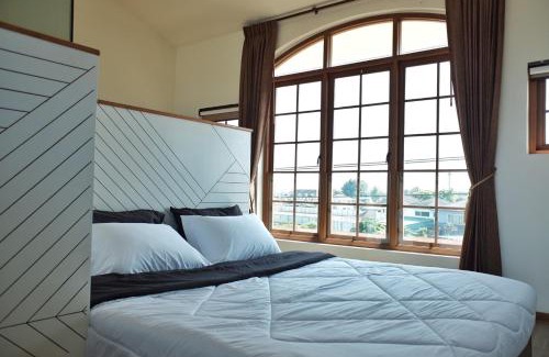 San Phak Wan Apartment | Indulge in REYN.NE' Duplex Suite with Private Pool