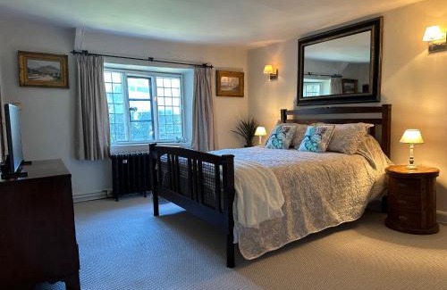 Faringdon House | Explore Reynolds House: Family-Friendly with Top Ratings