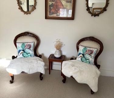 Faringdon House | Explore Reynolds House: Family-Friendly with Top Ratings