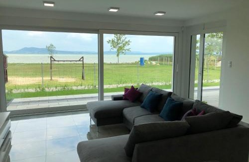 Fonyodliget Apartment | Family-Friendly Stay at Rezeda Apartman - 4-Star Rated