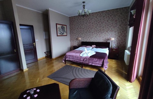 Libechov Hotel | Pet-Friendly Elegance at Rezidence Liběchov with Hot Tub
