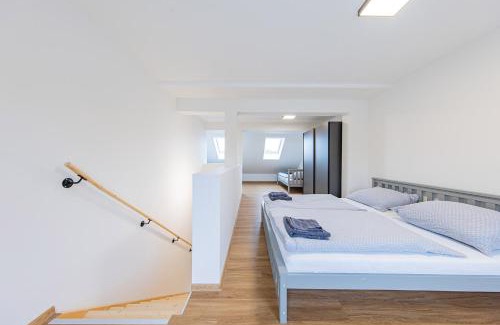 Olomouc Apartment | Cozy Rezidence Novosadská: Pet and Child Friendly Retreat