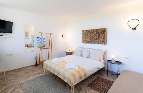 Vadu Apartment | Experience Oceanfront Bliss at Rezident Corbu Hotel