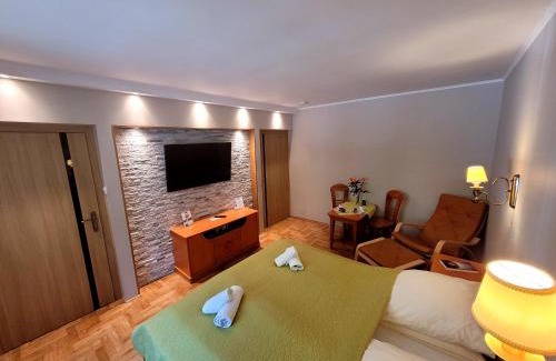 Piwniczna-Zdroj Bed & Breakfast | Exceptional Rezydencja Leśny Dwór with Pool & Hot Tub
