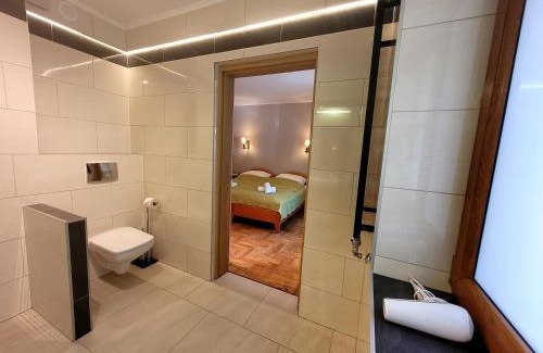 Piwniczna-Zdroj Bed & Breakfast | Exceptional Rezydencja Leśny Dwór with Pool & Hot Tub