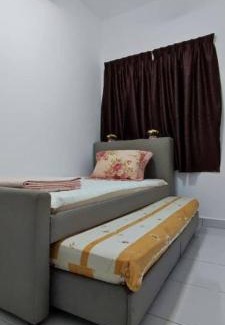 Nilai Apartment | Inviting RF Homestay Nilai with Pool and Ocean Views