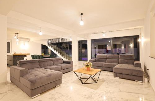 Zadar Villa | Tranquil Rhapsody in Green - 4-Star Villa with Pool