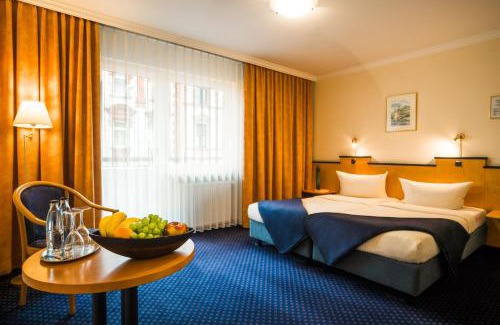 Ruedesheim am Rhein Hotel | Relax at Rheinhotel Rüdesheim with Pool and Wellness Retreat