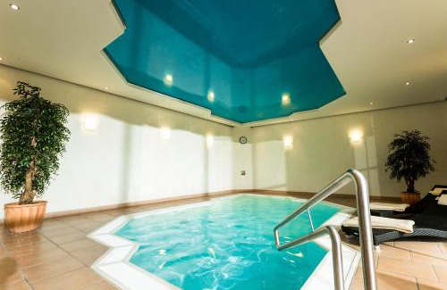 Ruedesheim am Rhein Hotel | Relax at Rheinhotel Rüdesheim with Pool and Wellness Retreat