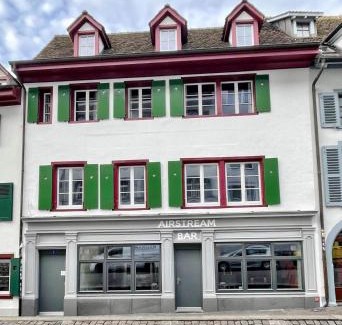 Basel City Centre House | Cozy Airstream Guesthouse with Inviting Hot Tub Experience
