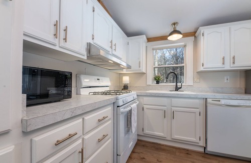 Rhinelander Cottage | Rhinelander Waterfront Cottage - Ideal for Family Getaways