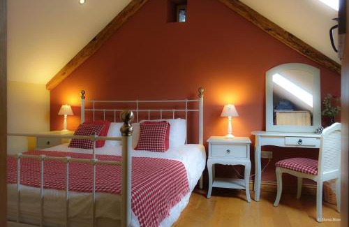 Llangadog House | Experience Oceanfront Bliss at Rhiwddu Barns - Pet Friendly